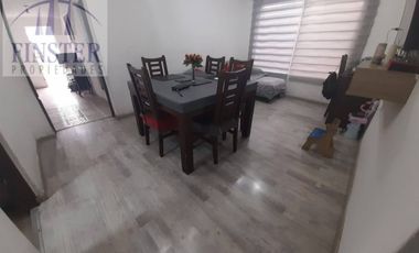 Finster Vende Casa En 275 M2  Terreno La Cisterna, Santiago