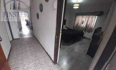 Finster Vende Casa En 275 M2  Terreno La Cisterna, Santiago