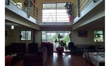 Regalo Exclusiva casa 470 mt2 en 5600 mt2  piscina Melipilla