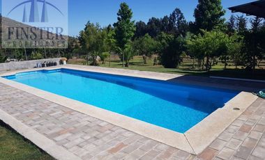 Regalo Exclusiva casa 470 mt2 en 5600 mt2  piscina Melipilla