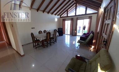 Finster Vende Impecable Casa, Terreno 1100m2 Ritoque Quinter
