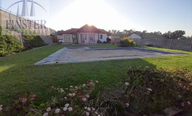 Finster Vende Impecable Casa, Terreno 1100m2 Ritoque Quinter