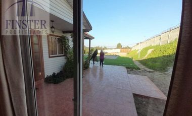 Finster Vende Impecable Casa, Terreno 1100m2 Ritoque Quinter
