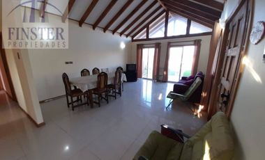 Finster Vende Impecable Casa, Terreno 1100m2 Ritoque Quinter