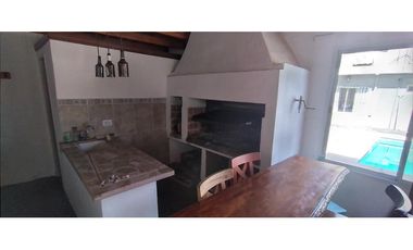 Casa 6 Ambientes, Grandes Comodidades-Oportunidad!! Retasada