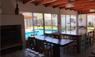 Casa 6 Ambientes, Grandes Comodidades-Oportunidad!! Retasada