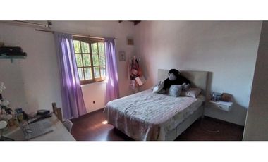 Casa 6 Ambientes, Grandes Comodidades-Oportunidad!! Retasada