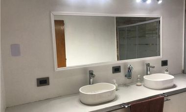 Casa 6 Ambientes, Grandes Comodidades-Oportunidad!! Retasada