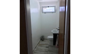 Casa 6 Ambientes, Grandes Comodidades-Oportunidad!! Retasada
