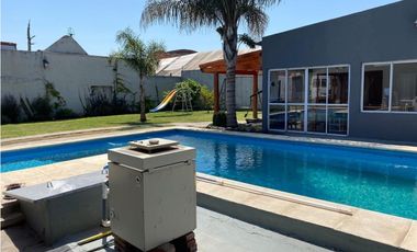 Casa 6 Ambientes, Grandes Comodidades-Oportunidad!! Retasada