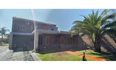 Casa 6 Ambientes, Grandes Comodidades-Oportunidad!! Retasada