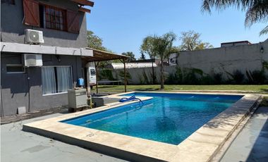 Casa 6 Ambientes, Grandes Comodidades-Oportunidad!! Retasada