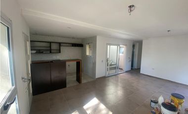 PH A ESTRENAR DE TRES AMBIENTES CON ENTRADA DE VEHICULO