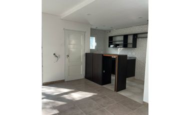 PH A ESTRENAR DE TRES AMBIENTES CON ENTRADA DE VEHICULO