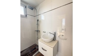 SEMIPISO 4 AMBIENTES FRENTE AL MAR. GUEMES Y LA COSTA.