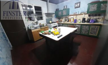 Finster Vende Gran Propiedad Con Locales Comerciales 1217m2