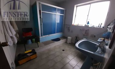 Finster Vende Gran Propiedad Con Locales Comerciales 1217m2