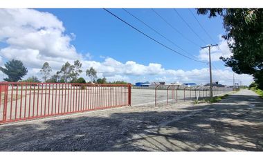Legalpropschile Se Arrienda  Terreno Para Uso Comercial