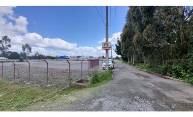 Legalpropschile Se Arrienda  Terreno Para Uso Comercial