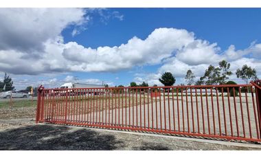Legalpropschile Se Arrienda  Terreno Para Uso Comercial