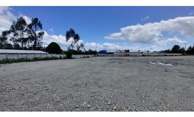 Legalpropschile Se Arrienda  Terreno Para Uso Comercial