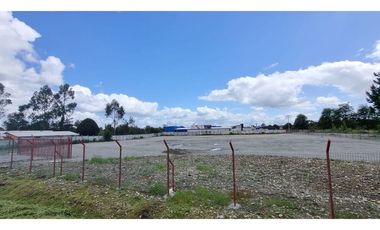 Legalpropschile Se Arrienda  Terreno Para Uso Comercial
