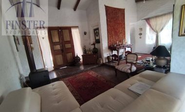Finster Vende Bella Casa En 1500 M2 Terreno, San Esteban