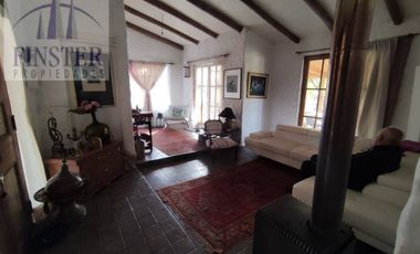 Finster Vende Bella Casa En 1500 M2 Terreno, San Esteban