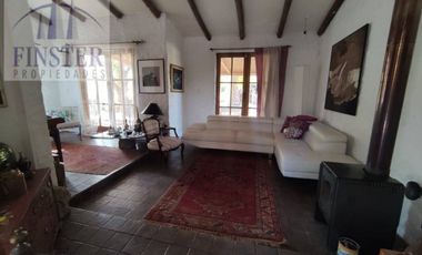 Finster Vende Bella Casa En 1500 M2 Terreno, San Esteban