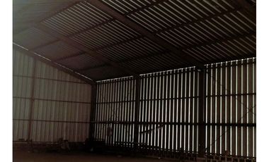 Urca Propiedades Excelente Galpon 450mts2 En Sector Brisas D