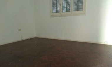 ALQUILER Dpto Av. Alte. Brown a 1 cd. Estación Lomas. Muy bajas expensas