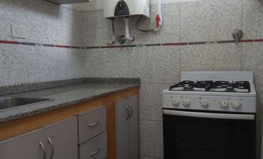 ALQUILER Dpto Av. Alte. Brown a 1 cd. Estación Lomas. Muy bajas expensas