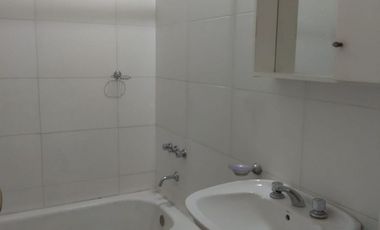 ALQUILER Dpto Av. Alte. Brown a 1 cd. Estación Lomas. Muy bajas expensas