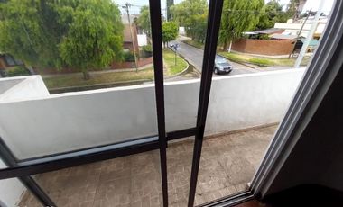 Departamento monoambiente en alquiler, J. Balbín 795, Villa Udaondo, Ituzaingó. Excelente oportunidad.