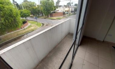 Departamento monoambiente en alquiler, J. Balbín 795, Villa Udaondo, Ituzaingó. Excelente oportunidad.