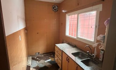 ALQUILER - VILLA MADERO - PH 4 AMBIENTES CON PATIO AL FRENTE - SIN EXPENSAS