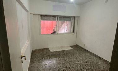 ALQUILER - VILLA MADERO - PH 4 AMBIENTES CON PATIO AL FRENTE - SIN EXPENSAS