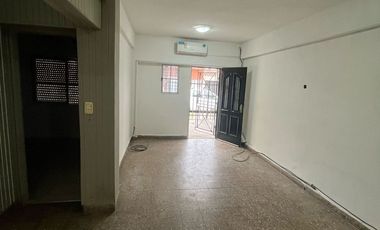 ALQUILER - VILLA MADERO - PH 4 AMBIENTES CON PATIO AL FRENTE - SIN EXPENSAS