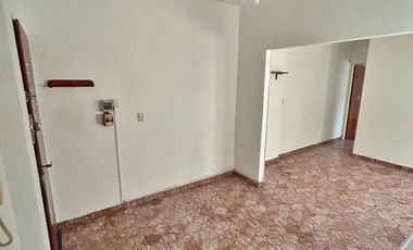 Departamento de 2 ambientes. San Justo centro