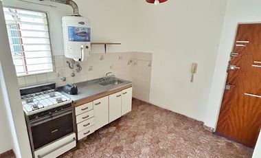 Departamento de 2 ambientes. San Justo centro