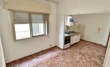 Departamento de 2 ambientes. San Justo centro