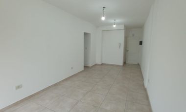 PISO 3 AMBIENTES AL FRENTE