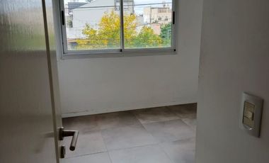 PISO 3 AMBIENTES AL FRENTE