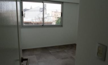 PISO 3 AMBIENTES AL FRENTE