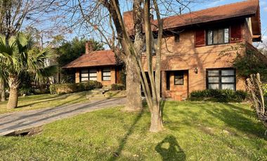 CHALET DE 4 AMB CON PISCINA EN COUNTRY EL PARAISO