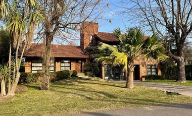 CHALET DE 4 AMB CON PISCINA EN COUNTRY EL PARAISO