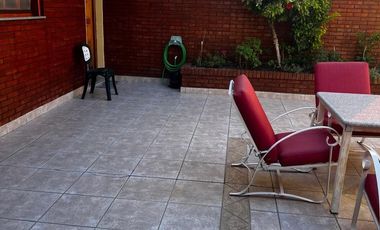 VALENTIN ALSINA - PALLARES 1500. CHALET 4 AMBIENTES