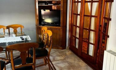 VALENTIN ALSINA - PALLARES 1500. CHALET 4 AMBIENTES