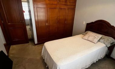 VALENTIN ALSINA - PALLARES 1500. CHALET 4 AMBIENTES