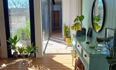 VENTA IMPECABLE PROPIEDAD EN EL BARRIO PRIVADO MONET. LOS CARDALES